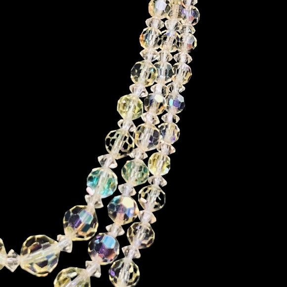 Vintage Triple Strand Iridescent Pale Yellow Graduated Bead Necklace (4593) - Picture 4 of 7